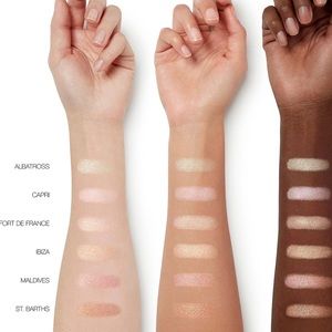 NARS Cosmetics Highlighter in Albatross.